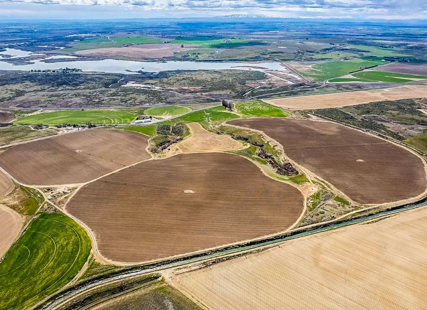 Eagle Lakes Farm